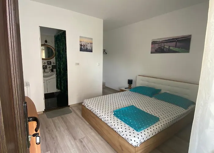 招待所 Axelandraboutique